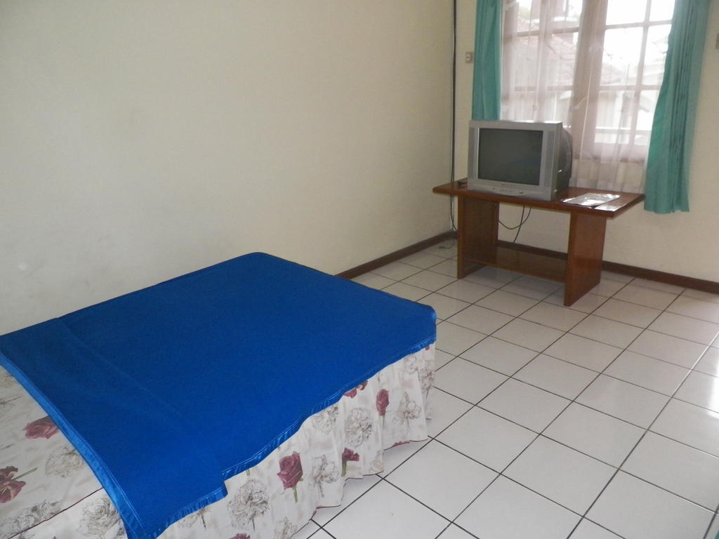 Hotel Puspa Sari Redpartner Ciater Oda fotoğraf